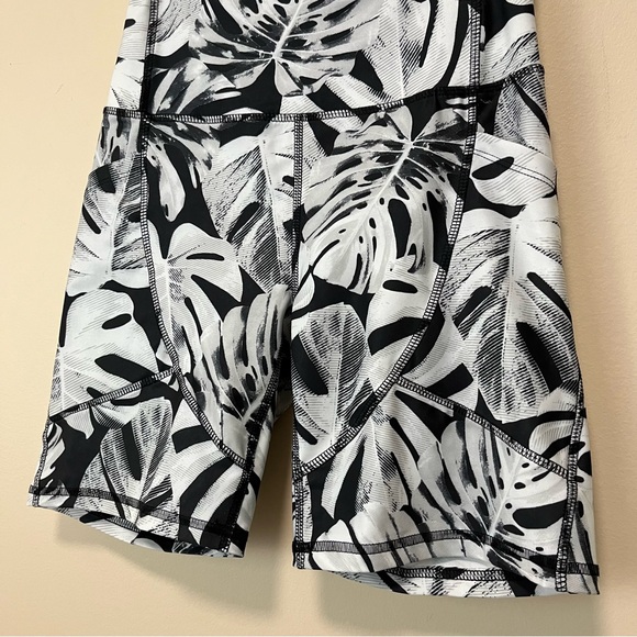 Cycle House by Marika Laura Side Pockets Bermuda Shorts - Picture 5 of 15